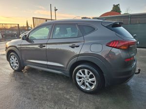 192 Hyundai Tucson  Excetutive Light Damage - Image 3