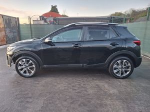 192 Kia Stonic  Light Damage - Image 2