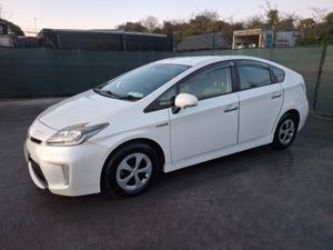 142 Toyota Prius  1.8 Hybrid  Automatic - Image 3