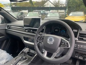 SsangYong Musso EL 2.2 BLACK EDITION * 4WD 200BHP - Image 4