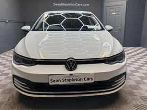 Volkswagen Golf LIFE 2.0 TDI 115HP 5DR - Image 3