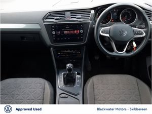 Volkswagen Tiguan 2.0TDI 122BHP LIFE WITH REAR VIE - Image 2