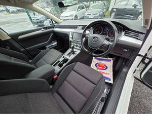 Volkswagen Passat SALOON 1.4 TSI HIGHLINE ELECTRIC - Image 4
