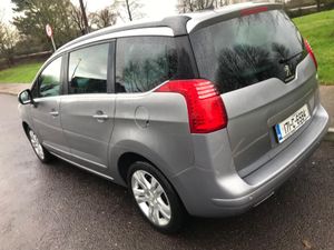 Peugeot 5008 FAMILY 1.6 BLUE HDI 120 L LEATHER - Image 4