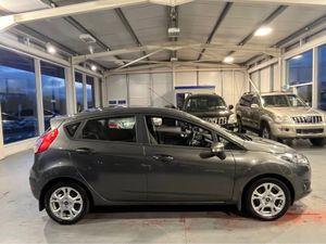Ford Fiesta MCA ZETEC 1.5 75PS M5 4DR 5DR - Image 4