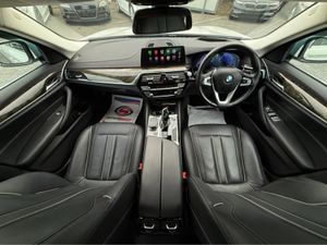 BMW 5-Series ( 182 REG 523D  LUXURY UPGRADED PACK - Image 4