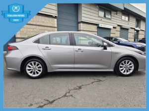 Toyota Corolla / 2020 / 1.8 PETROL HYBRID / AUTO - Image 4