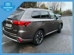 Mitsubishi Outlander / 2016 / 2.0 HYBRID / AUTOMAT - Image 4