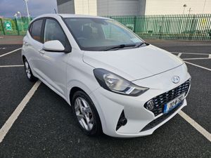 Hyundai i10 1.0 PETROL Deluxe Plus MODEL LOW MILEA - Image 3