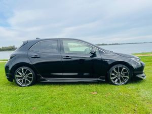 Toyota Corolla SPORT / HYBRID / HUGE SPEC / FINANC - Image 4