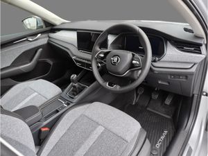 Skoda Octavia COMBI SELECTION PLUS+ 2.0 TDI 115HP- - Image 4