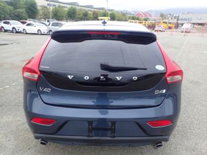 Volvo V40 2.0 D4 SE LUXURY PLUS DIESEL AUTOMATIC / - Image 4