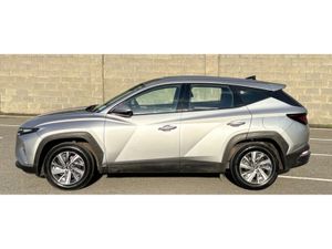Hyundai Tucson IX35 COMFORT PLUS 5DR - Image 3