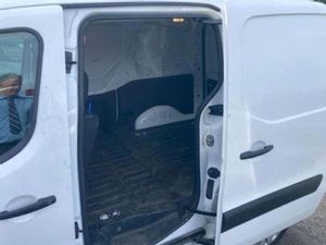 Citroen Berlingo Price includes VAT @23% 1.6L Van - Image 4
