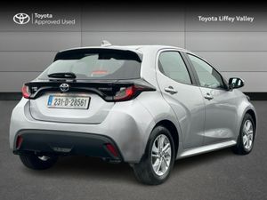 Toyota Yaris 1.5 HYBRID LUNA 4DR AUTO - Image 2