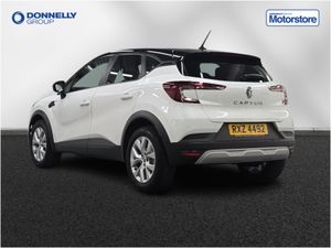 Renault Captur Hatchback Iconic Edition - Image 3