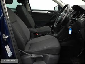 Volkswagen Tiguan **COMFORTLINE**PARKING PILOT**SU - Image 4