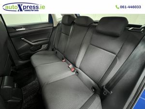Volkswagen Polo 1.0 TSI Automatic, Reversing camer - Image 4