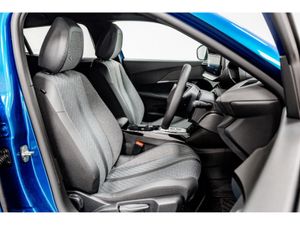 Peugeot 2008 E-Allure 54kWh Auto 156HP - Protectio - Image 3