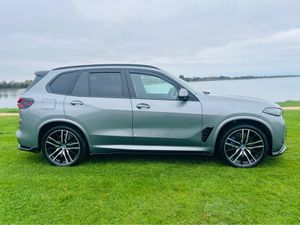 BMW X5 XDRIVE 50E//FINANCE AVAILABLE//LIKE NEW THR - Image 3