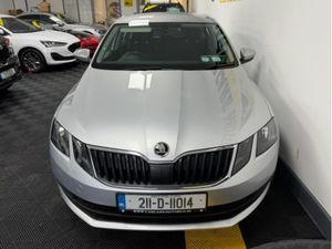 Skoda Octavia AMB 1.0tsi 115HP 4DR - Image 2