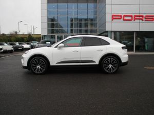 Porsche Macan 4 Electric - Image 3