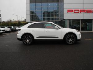 Porsche Macan 4 Electric - Image 4