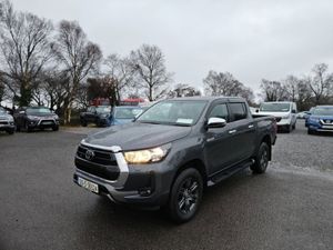 Toyota Hilux 2.8 SR5 Double CAB - Image 3
