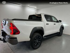 Toyota Hilux HILUX 2.8 INVINCIBLE AUTO - Image 4