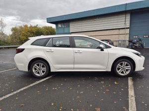 TOYOTA COROLLA/2022/IRISH CAR/1.8 PETROL HYBRID - Image 4