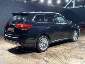 Mitsubishi Outlander 2.4 Dynamique Safety Phev 5D - Image 4