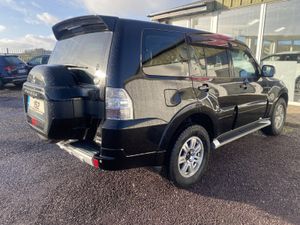 2015 Mitsubishi Pajero LWB Automatic - Image 3