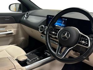 Mercedes-Benz EQA Hatchback Sport - Image 4