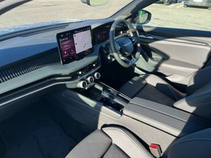 Skoda Superb SPORTLINE 2L TDI 150 HP DSG Saloon - - Image 3