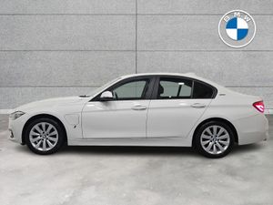 BMW 3-Series 330e SE - Image 4