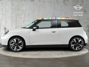 Mini Cooper Cooper SE - Image 4