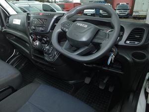 2021 Iveco Daily Luton Box Van - Image 4