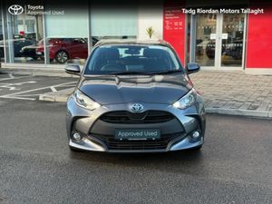 Toyota Yaris YARIS 1.5 HYBRID LUNA - Image 4