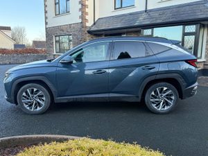 Immaculate 232 Hyundai Tucson Executive! - Image 4