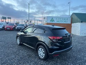 HONDA VEZEL 1.5 AUTO PETROL HYBRID *HUGH SPEC* - Image 3