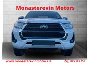 Toyota Hilux 2.4 SR5 D/CAB AUTO - Image 2