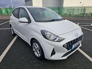 Hyundai i10 1.0 PETROL Deluxe Plus MODEL LOW MILEA - Image 3