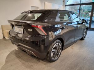 MG 4 SE - 64kW - Long Range - - Image 2