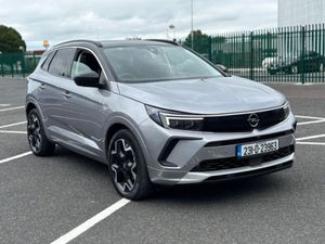 Opel Grandland ELITE DIESEL AUTO, HEATED LEATHER S - Image 4