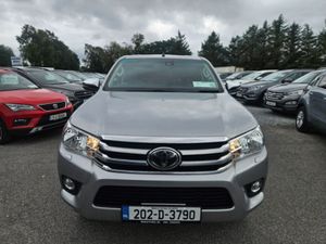Toyota Hilux Double CAB SR5 4DR - Image 3