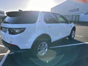 Land Rover Discovery Sport 2.0 D4E, LOW MILEAGE, A - Image 3