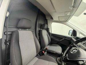 Volkswagen Caddy PV TREND TDI 75HP MANUAL 5SPEED 5 - Image 4