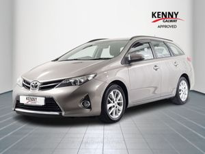 Toyota Auris 1.4 D-4D AURA TS 4DR - Image 3
