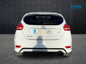 Ford Focus ST-Line 2.0 TDCI 150BHP... 18 Alloys + - Image 4