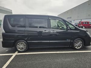 Nissan Serena PETROL HYBRID AUTO, 8 SEATS, NCT, SE - Image 4